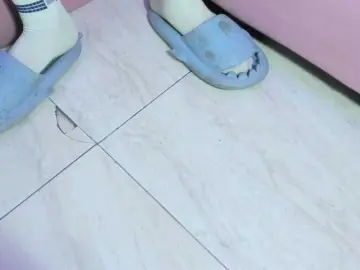 Bongacams Watch Live Sex Cams of room-kitty