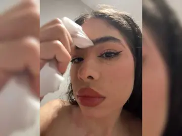 Bongacams Free Porn Cam of LeiaStone