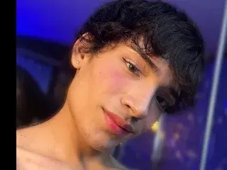 Streamate Nude Webcam of Isaac_Nova