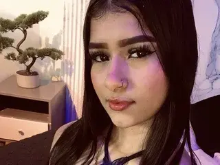 Streamate Live Sex Cam of CharlotteeQueen