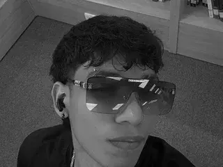 Streamate Free Live Porn of Jake_Falcon