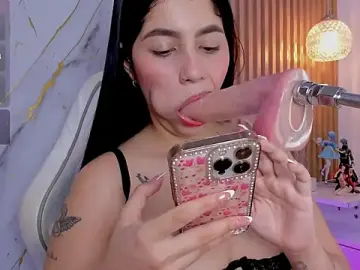 Stripchat Free Porn Cam of alissaowens_