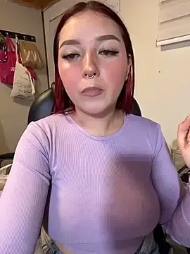 Stripchat Sex Cam of Karen18_boobs