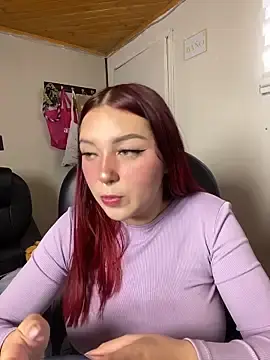 Stripchat Adult Webcam of Karen18_boobs