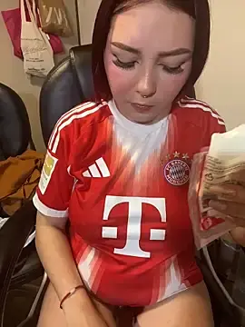 Stripchat Nude Webcam of Karen18_boobs