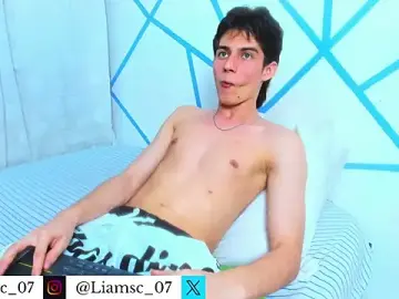 Stripchat Free Porn Cam of liam_scott77