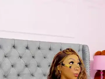 Stripchat Best live sex cam show of HaileeRoberts