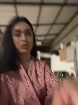 Stripchat Adult Webcam of MiahWindsor