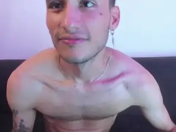 Stripchat Live Porn of Henrikk_senn
