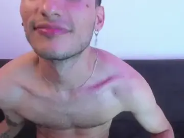 Stripchat Watch Live Sex Cams of Henrikk_senn