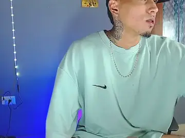 Stripchat Sex Cam of Liam_lee