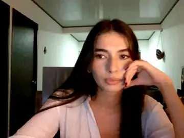 Stripchat Live Porn of Coralinee_01