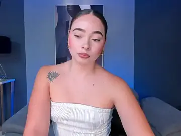 Stripchat Sex Cam of AlinaKravitz