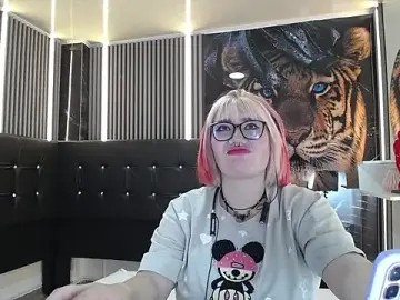 Stripchat Adult Webcam of Cerecitaa02_