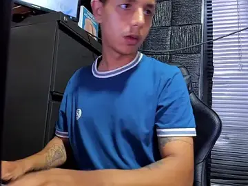 Stripchat Nude Webcam of boy_bigcock24cm