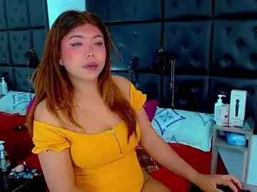 Stripchat Nude Webcam of Cloelombard