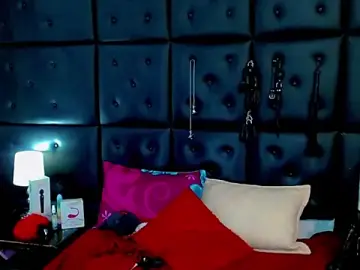 Stripchat Free Live Porn of Cloelombard
