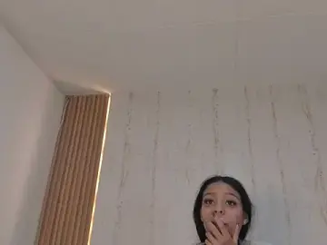 Stripchat Free Porn Cam of two_milkyway