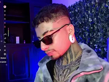 Stripchat Live Sex Cam of JuanCamiilo_66