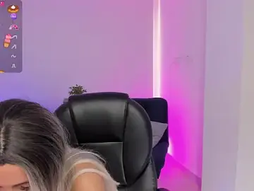 Stripchat Nude Webcam of emilly_smith_1