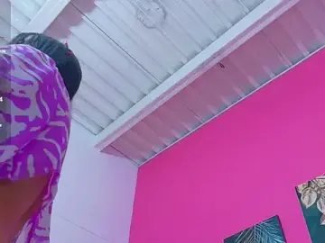 Stripchat Sex Cam of littlee_emilyy_