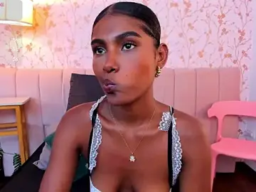 Stripchat Nude Webcam of halleylorens