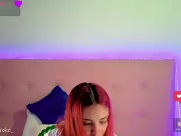 Stripchat Nude Webcam of Kylie_brokee