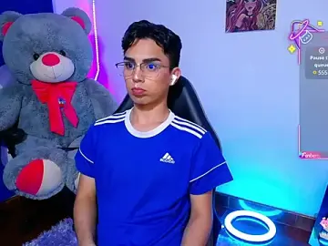 Stripchat Watch Live Sex Cams of OwenBluee