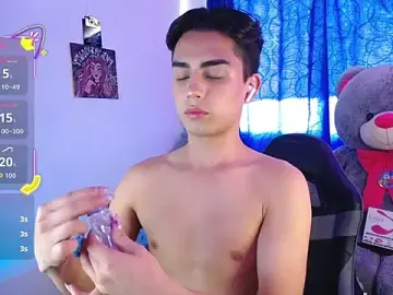 Stripchat Free Porn Cam of OwenBluee