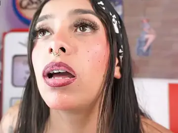 Stripchat Live Sex Cam of miss_collins
