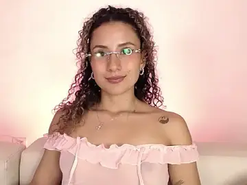 Stripchat Free Porn Cam of varenkaivanova_22
