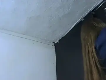 Stripchat Live Porn of HellenMiyer1111