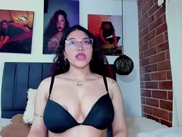 Stripchat Private Sex Chat of kyliejenner_hot