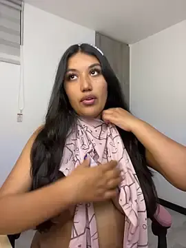 Stripchat Live Sex Cam of SharaRous