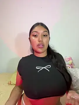 Stripchat Adult Webcam of SharaRous