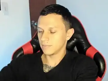 Stripchat Live Sex Cam of Masterdave7