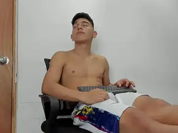 Stripchat Sex Cam of andrew_rose_
