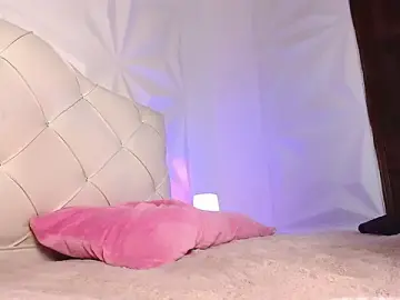 Stripchat Best Webcam of Cherrylionn