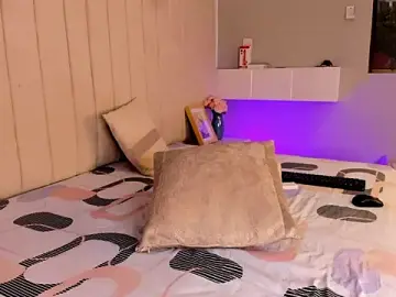 Stripchat Watch Live Sex Cams of Littleolivia_