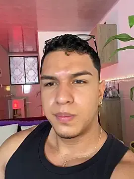 Stripchat Watch Live Sex Cams of Taylor_John