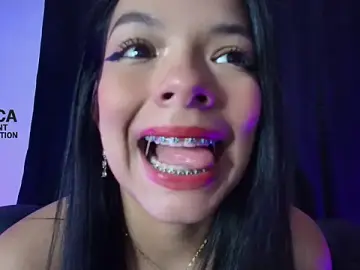 Stripchat Free Porn Cam of yungelitamor_