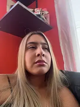 Stripchat Live Sex Cam of Miabonnett_
