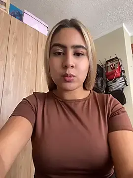 Stripchat Free Live Porn of Miabonnett_