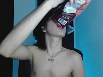 Stripchat Sex Cam of littlextreme