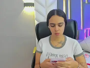 Stripchat Live Sex Cam of ChloeHarper_