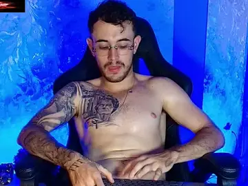 Stripchat Adult Webcam of CodyWalkerR