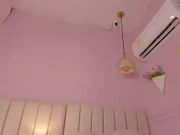 Stripchat Free Porn Cam of _lucia_18