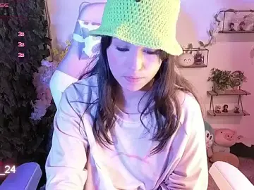 Stripchat Live Sex of Eymmy_24