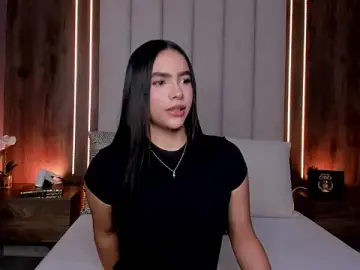 Stripchat Best live sex cam show of LucySalvatore_
