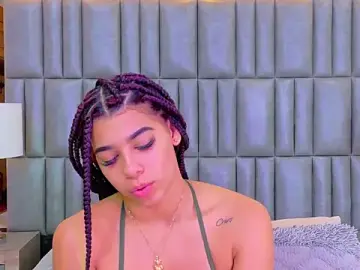 Stripchat Free Porn Cam of TiaraRosse